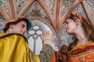 Romeo e Giulietta nel chiostro di San Lorenzo Maggiore
